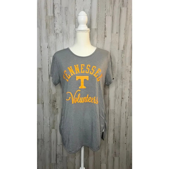 Rivalry Threads Tops - NWT Rivalry Threads Tennessee Volunteers‎ Women's Gray V-Back T-Shirt Size Small